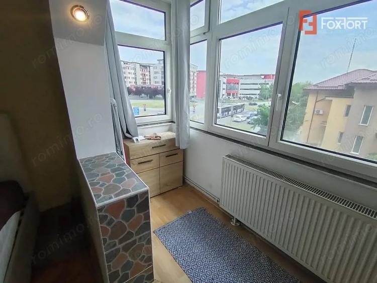Apartament cu 3 camere decomandat în Soarelui