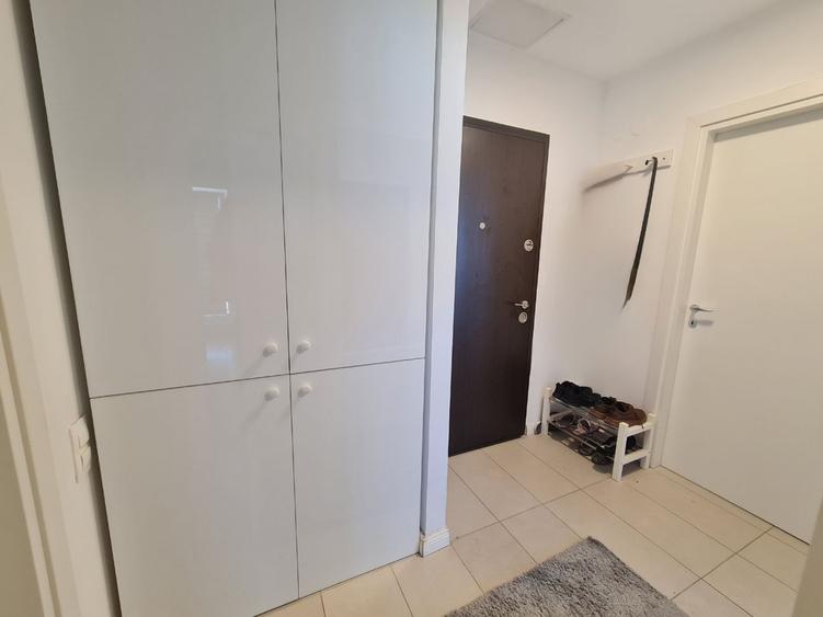 Apartament cu 3 camere semidecomandat în Ștefăneștii de Jos