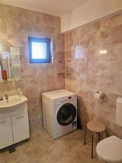 Apartament cu 3 camere decomandat, mobilat în Prelungirea Ghencea