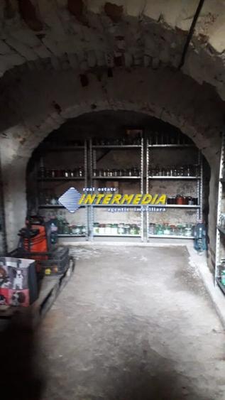 Casă individuală cu 5 camere cu Canalizare în Periferie