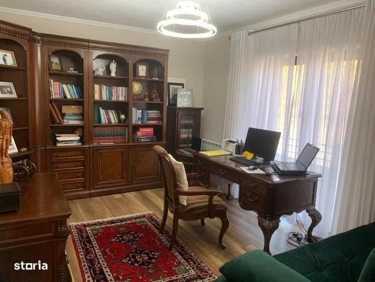 Casă cu 4 camere cu Teren 600 Mp în Sadu