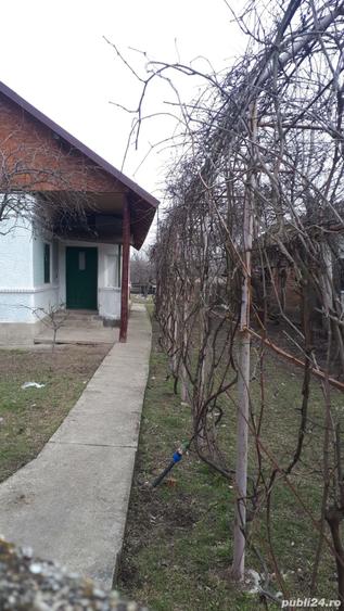 Casă cu 3 camere în Corbu