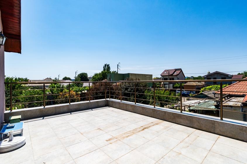 Casă individuală cu 5 camere cu Canalizare în Palazu Mare
