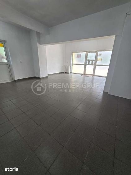 Spațiu comercial, de 60 mp, în Nicolina