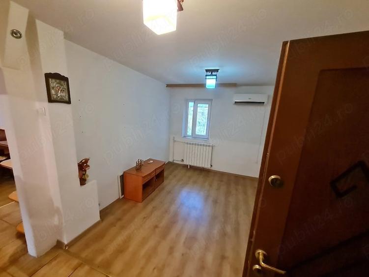 Apartament cu 3 camere decomandat în Crihala