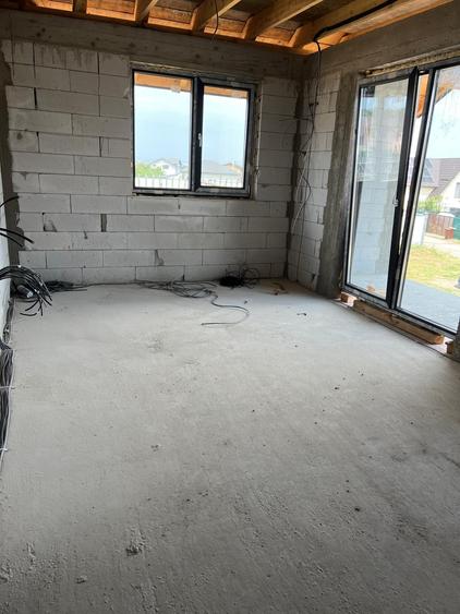 Casă individuală cu 4 camere cu Teren 360 Mp în Strejnicu