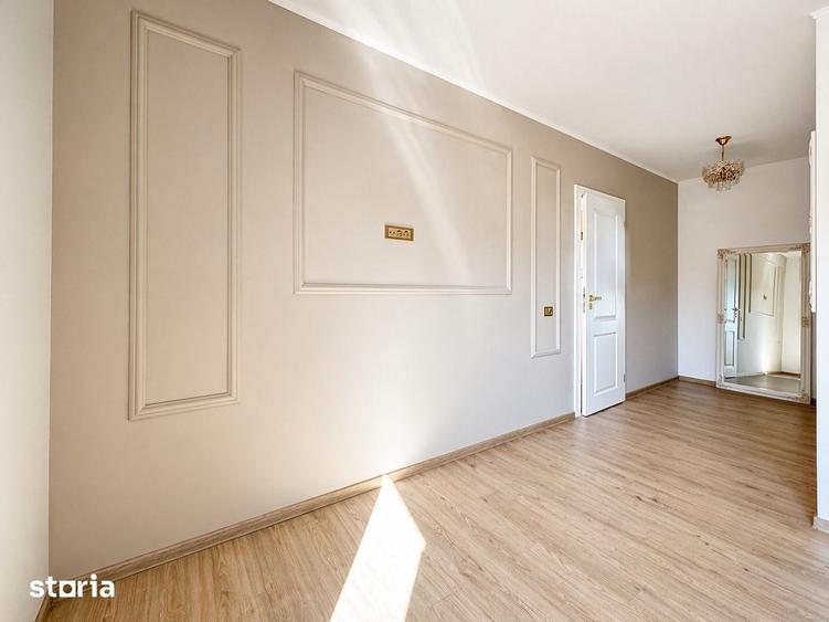 Casă cu 5 camere cu Teren 338 Mp în Lipovei