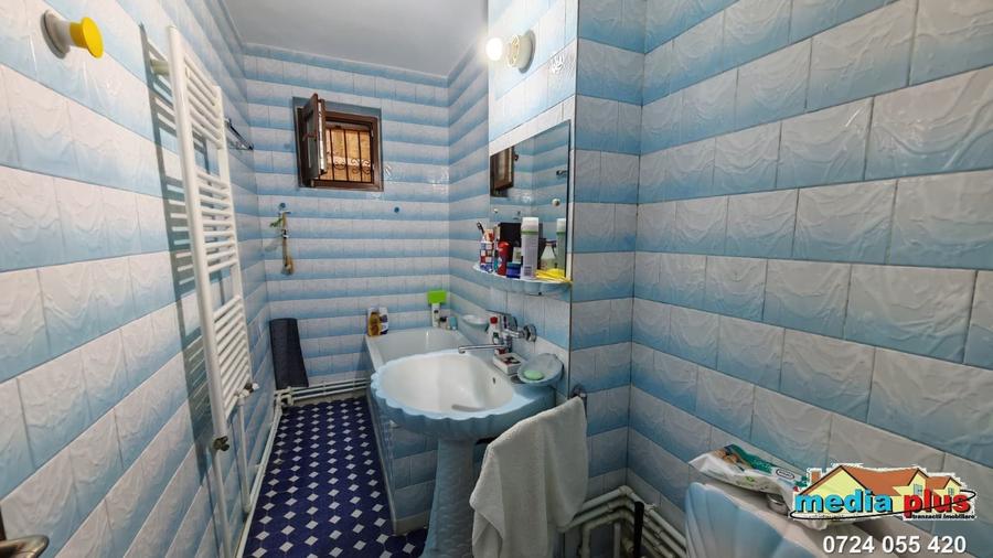 Apartament cu 4 camere decomandat în I. C. Frimu