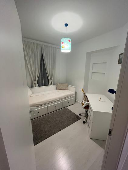 Apartament cu 3 camere decomandat în Mihai Bravu