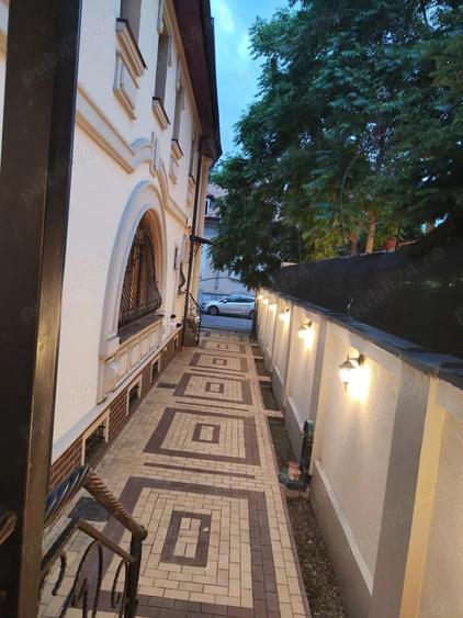 Casă cu 6 camere cu Teren 230 Mp în Titulescu