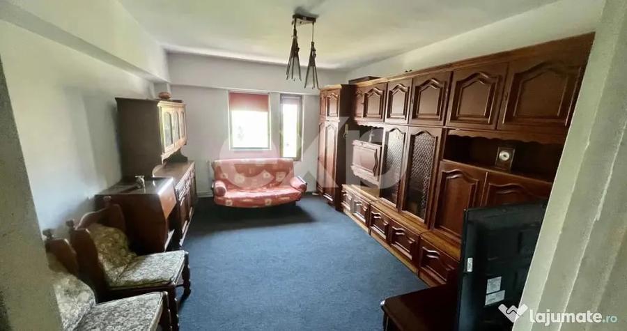 Apartament cu 3 camere decomandat în Capitol