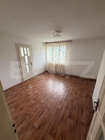 Casă individuală cu 7 camere cu Canalizare în Exterior Vest