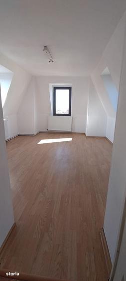 Spațiu comercial, de 319 mp, în Central