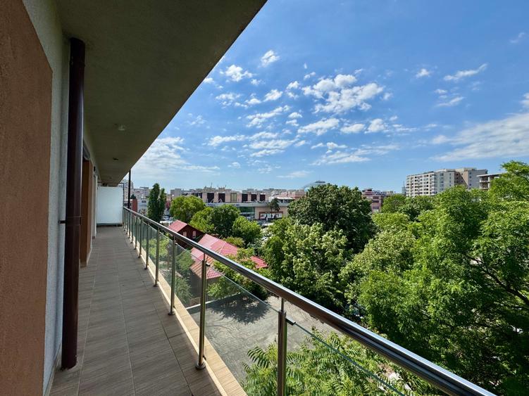 Apartament cu 3 camere decomandat în Vitan Mall