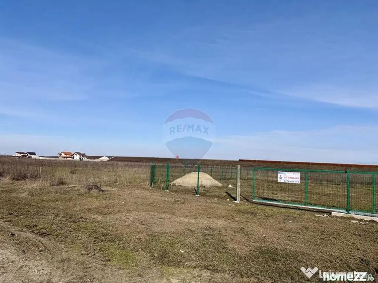 Teren de 662 mp, în Nord