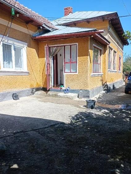 Casă cu 5 camere în Păuleasca