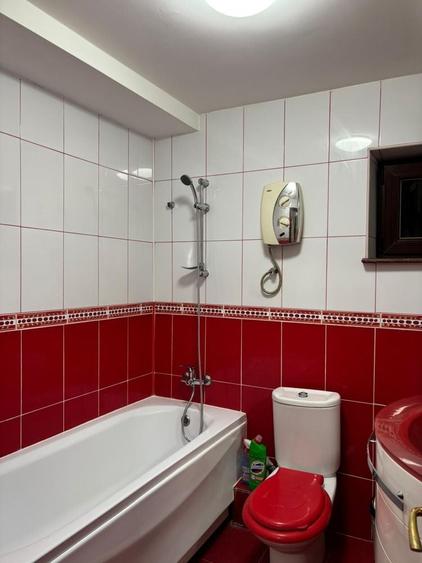 Apartament cu 3 camere decomandat în Exterior Vest