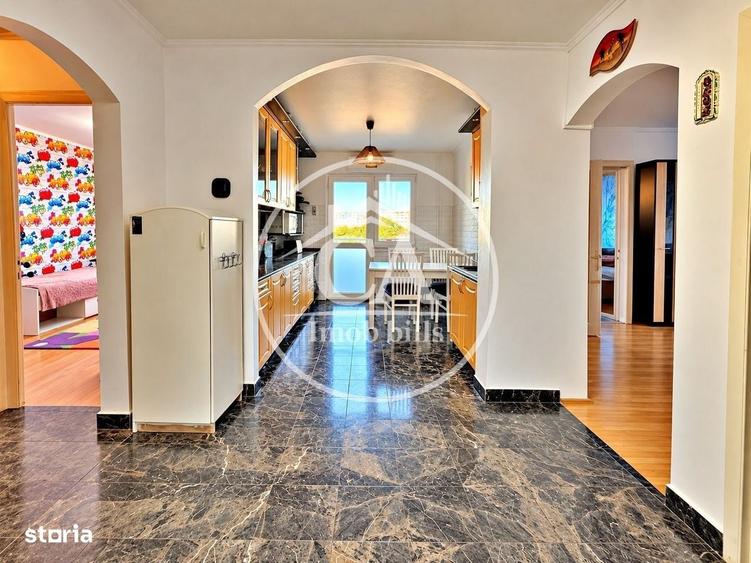 Apartament cu 4 camere decomandat în Rogerius