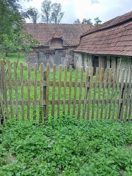 Casă individuală cu 4 camere cu Canalizare în Ocoliș