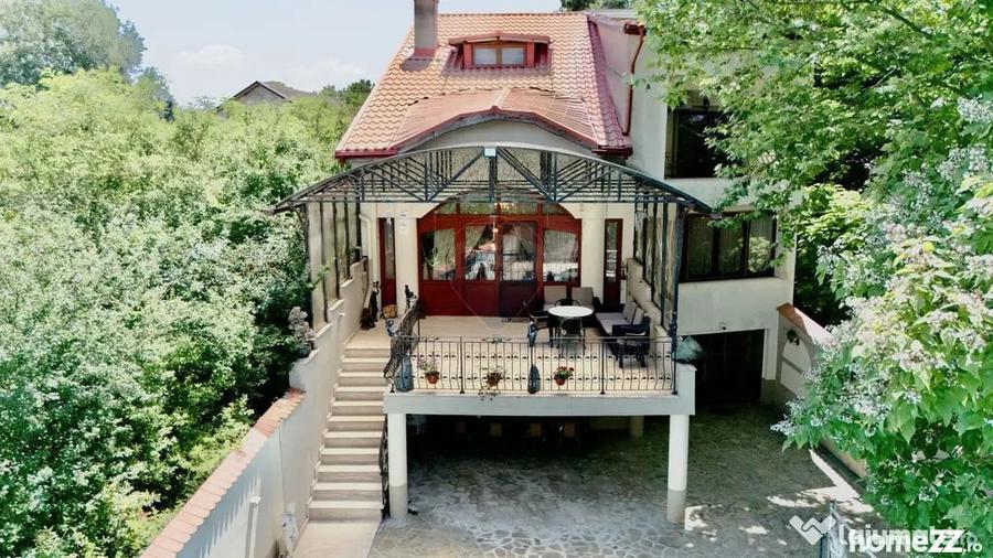 Casă cu 7 camere cu Teren 1255 Mp în Ciofliceni