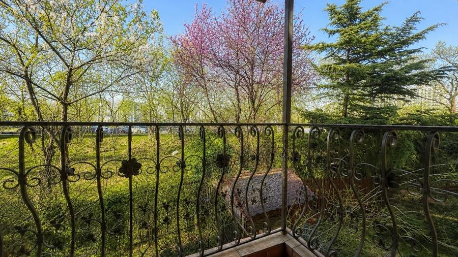 Casă individuală cu 7 camere cu Canalizare în Floreasca