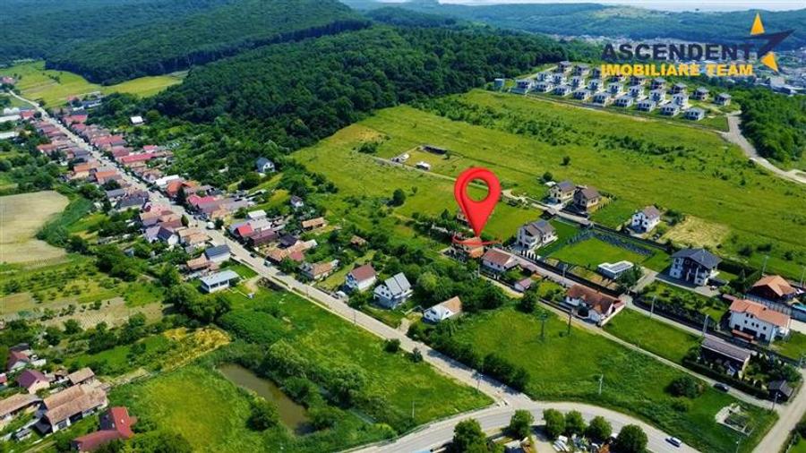 Casă individuală cu 6 camere cu Teren 500 Mp în Exterior Est