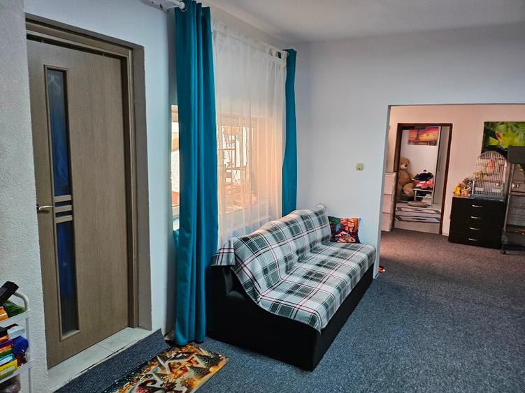 Casă individuală cu 3 camere cu Teren 100 Mp în Capitol