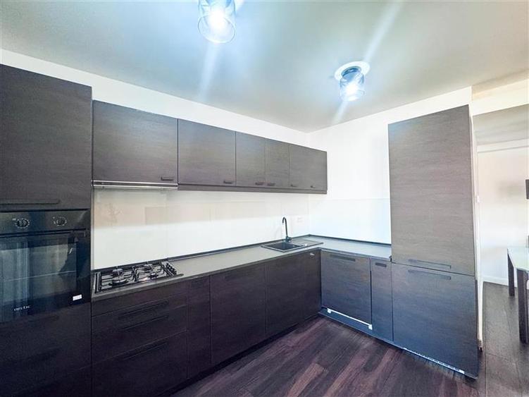 Apartament cu 3 camere semidecomandat, mobilat în Herăstrău