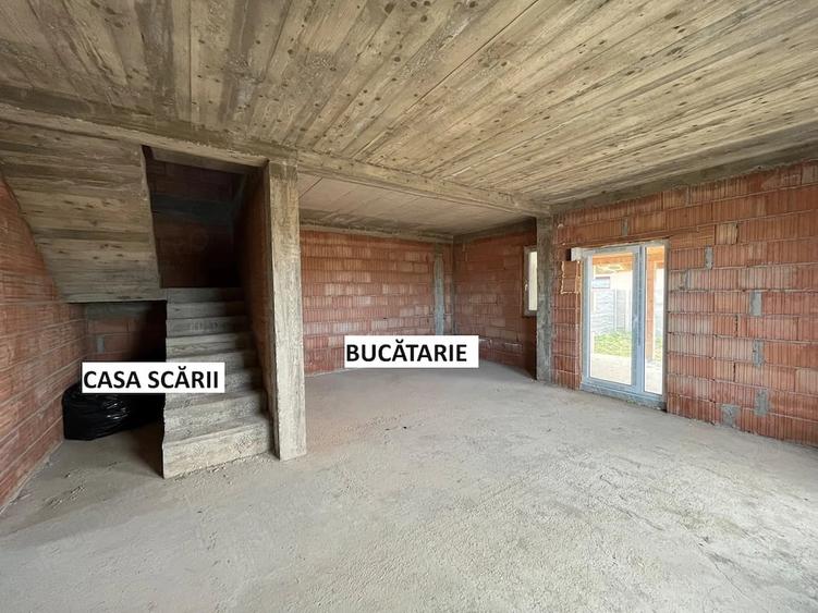 Vand Jumatate de duplex Exterior finisat ?i Interior la ro?u in Giarmata Vii - 1