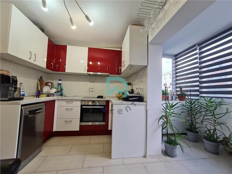 Apartament cu 3 camere decomandat, mobilat în Triaj