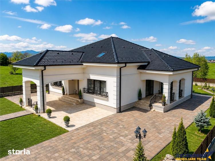 Casă cu 5 camere cu Teren 1250 Mp în Glăjărie