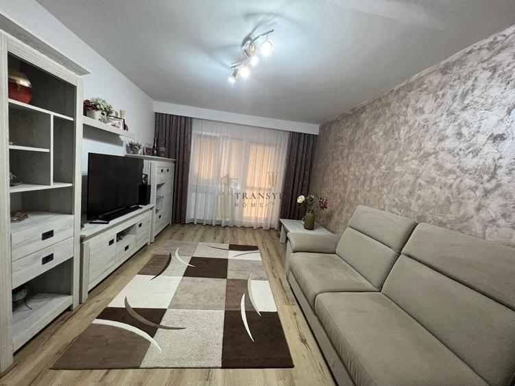 Apartament cu 4 camere decomandat în Central