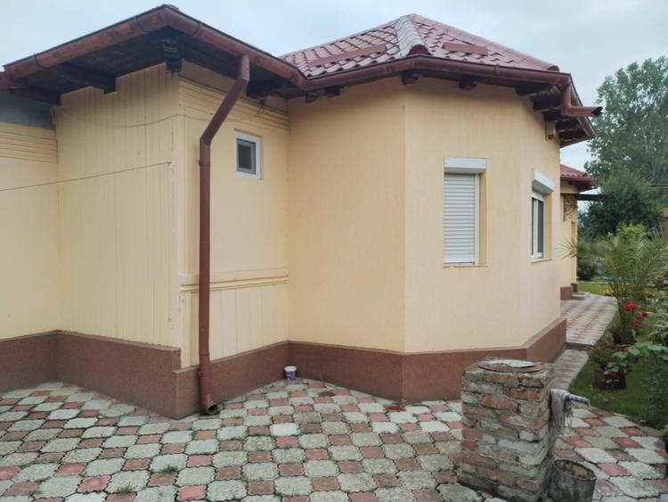 Casă cu 3 camere în Coman