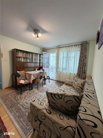 Apartament cu 2 camere semidecomandat în Podu Roș