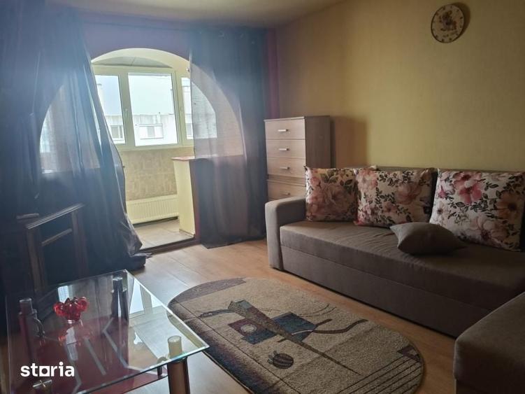Apartament cu 4 camere decomandat în Viziru 3