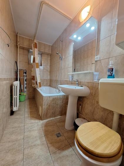 Garsonieră decomandată în Splaiul Unirii