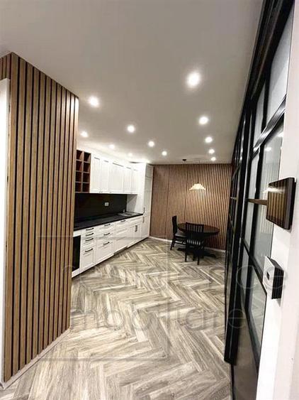 Apartament cu 2 camere semidecomandat, mobilat în Semicentral