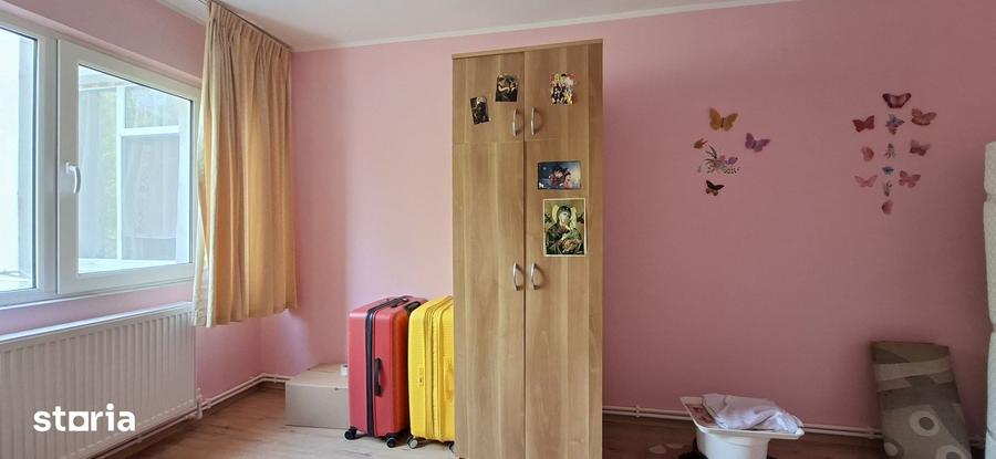Apartament cu 3 camere în Micro 40