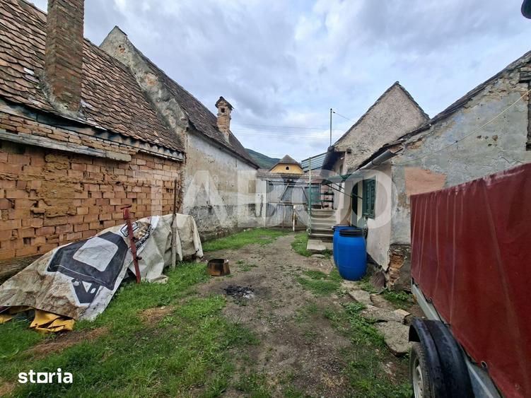 Casă cu 2 camere nedecomandat cu Teren 580 Mp în Axente Sever