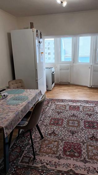 Apartament cu 2 camere decomandat în Micro 1