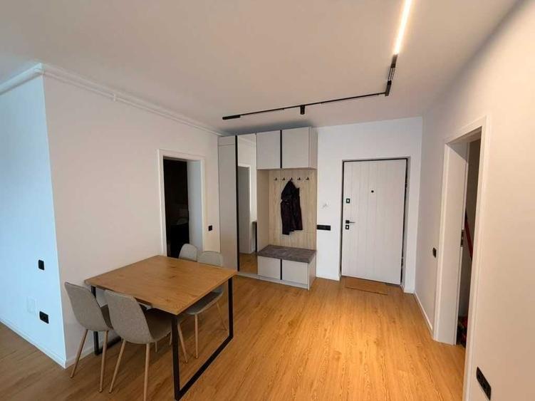 Apartament cu 2 camere semidecomandat în Florești