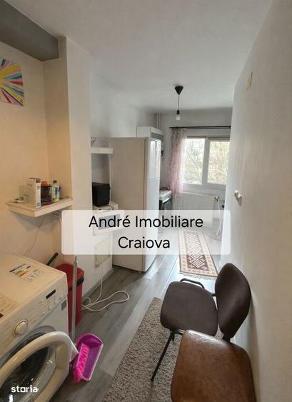 Garsonieră decomandată în Calea București
