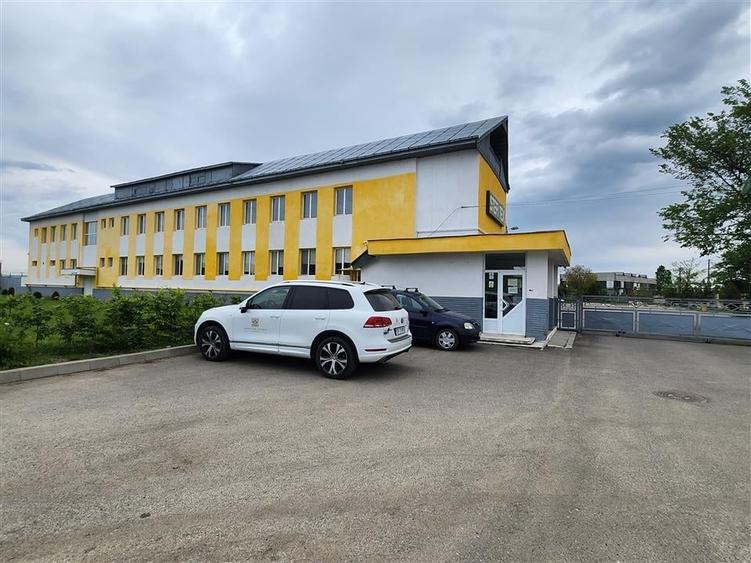 Spațiu industrial, de 5,000 mp, în Est