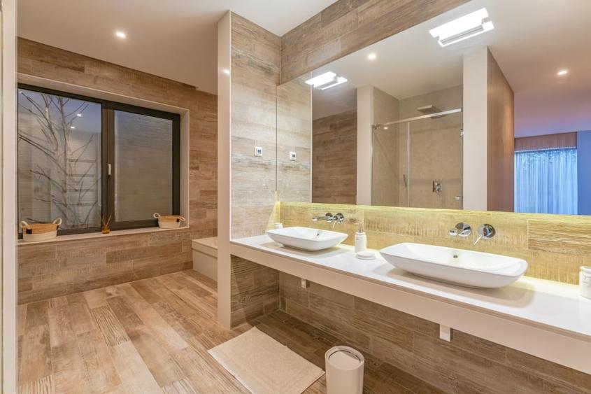 Apartament cu 3 camere decomandat, mobilat în Ultracentral