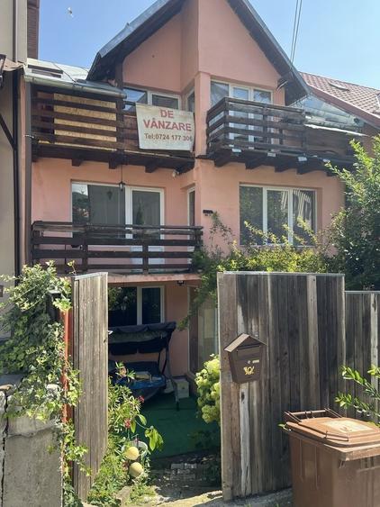 Casă cu 4 camere în Poiana