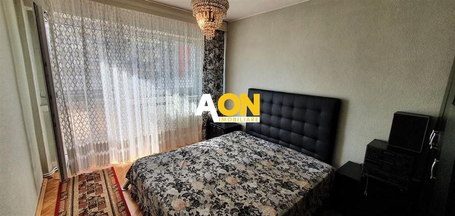 Apartament cu 4 camere decomandat, mobilat în Cetate