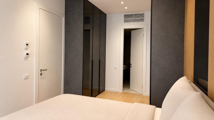 Apartament cu 4 camere în Barbu Văcărescu