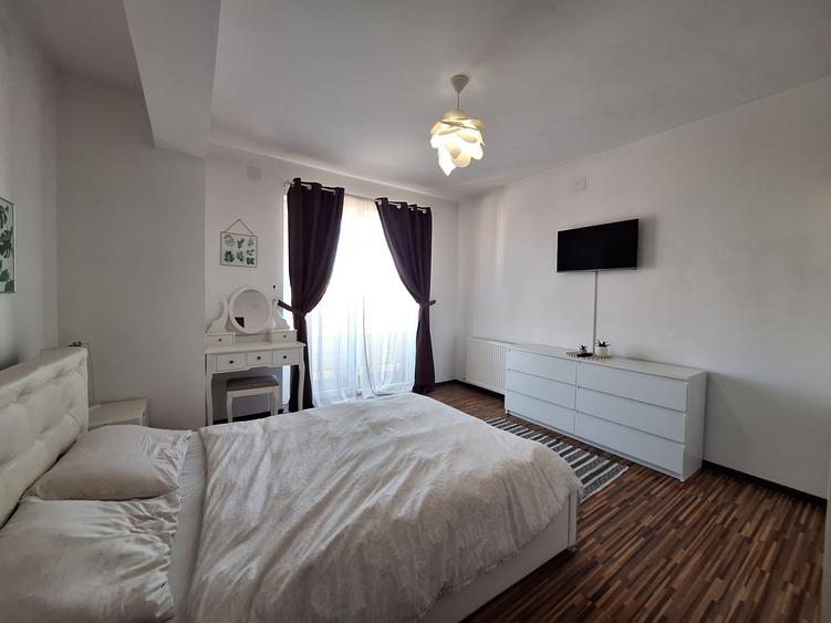 Apartament cu 3 camere semidecomandat, mobilat în Florești — fotografia 1