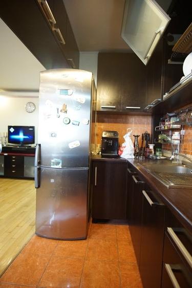 Apartament cu 3 camere decomandat, mobilat în Nerva Traian