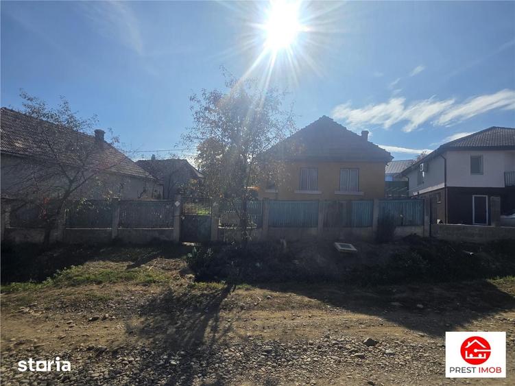 Casă cu 2 camere cu Teren 400 Mp în Ceuaș